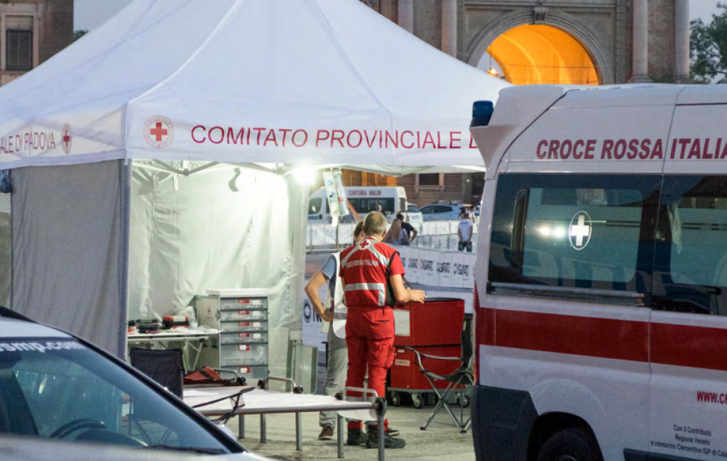 Medi-Bed-lit-e-camp-medical-disc-o-bed (2)