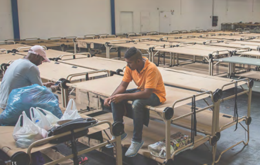 lits-de-camp-pour refugies-disc_o_bed